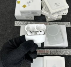 AirPod Pro + Megsafe Power Bank Combo